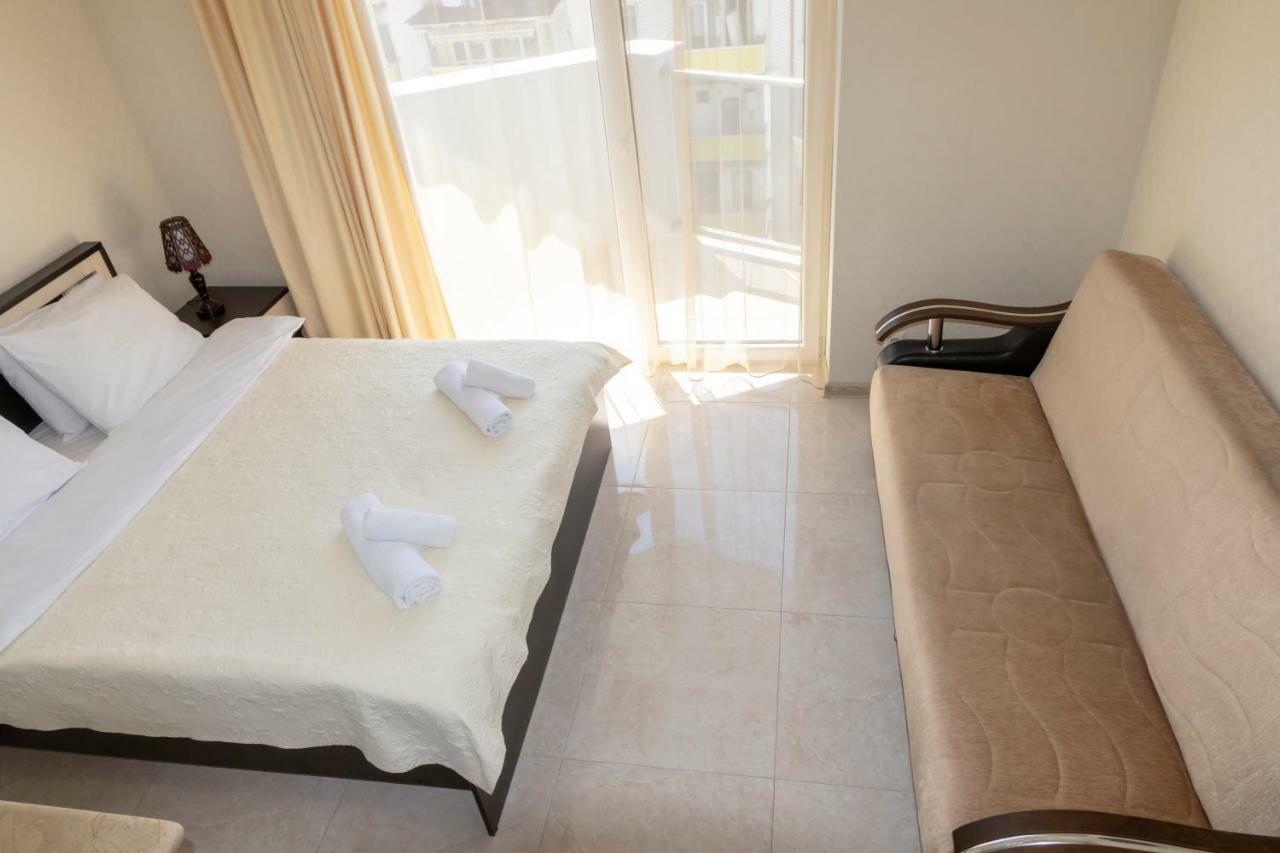 Orbi Apartment Ruslan 巴统 外观 照片