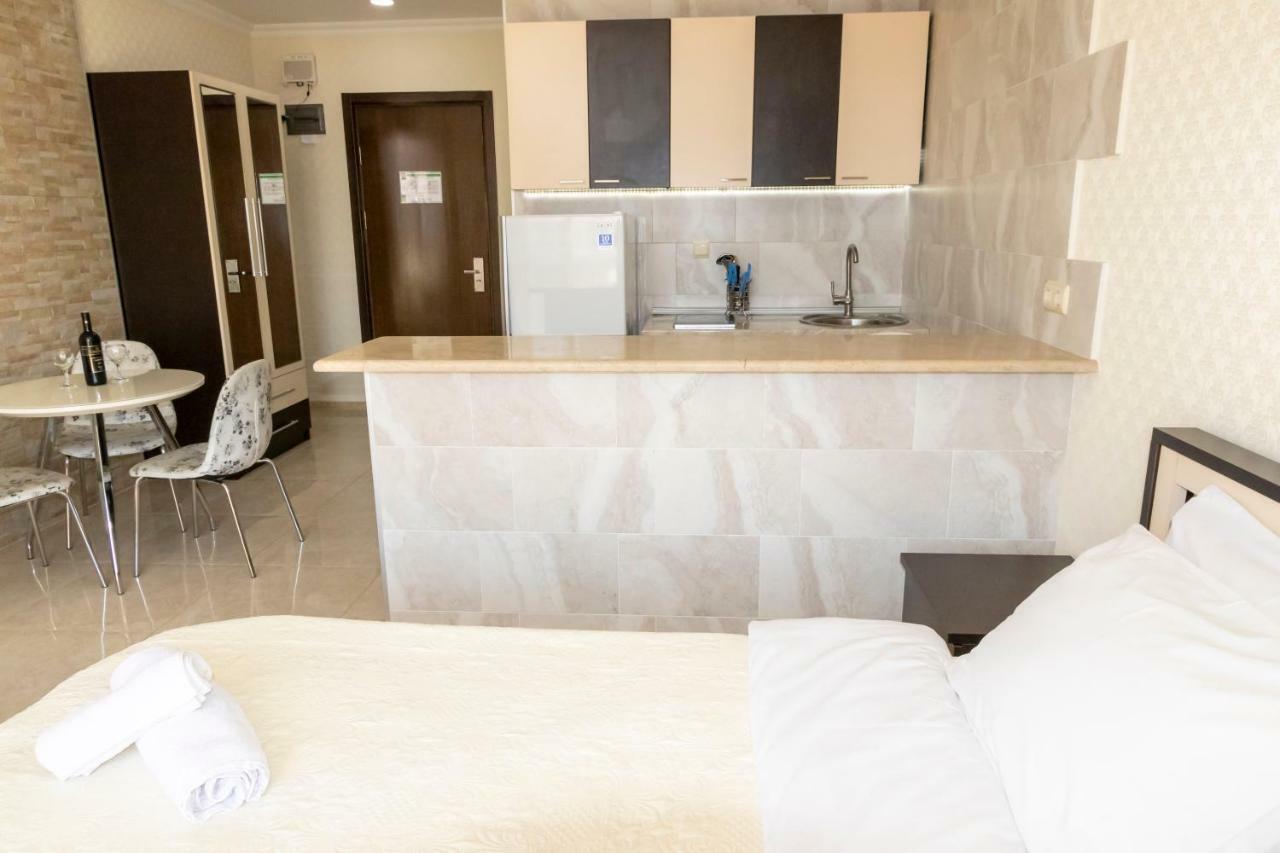 Orbi Apartment Ruslan 巴统 外观 照片